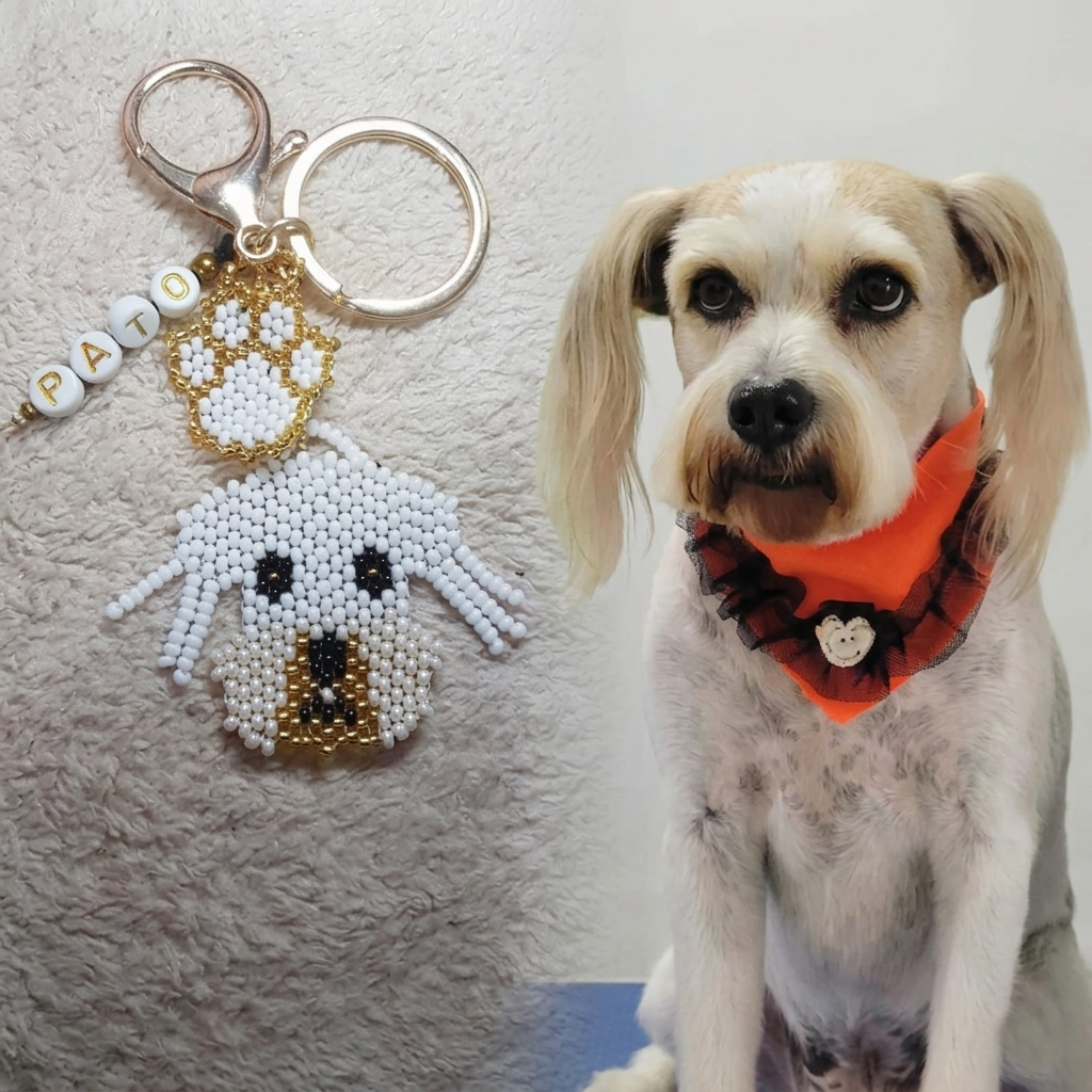 Llavero ADN con rostro de perro tejido en mostacilla checa